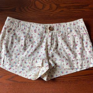 I Love H. Eighty One Shorts Size 24